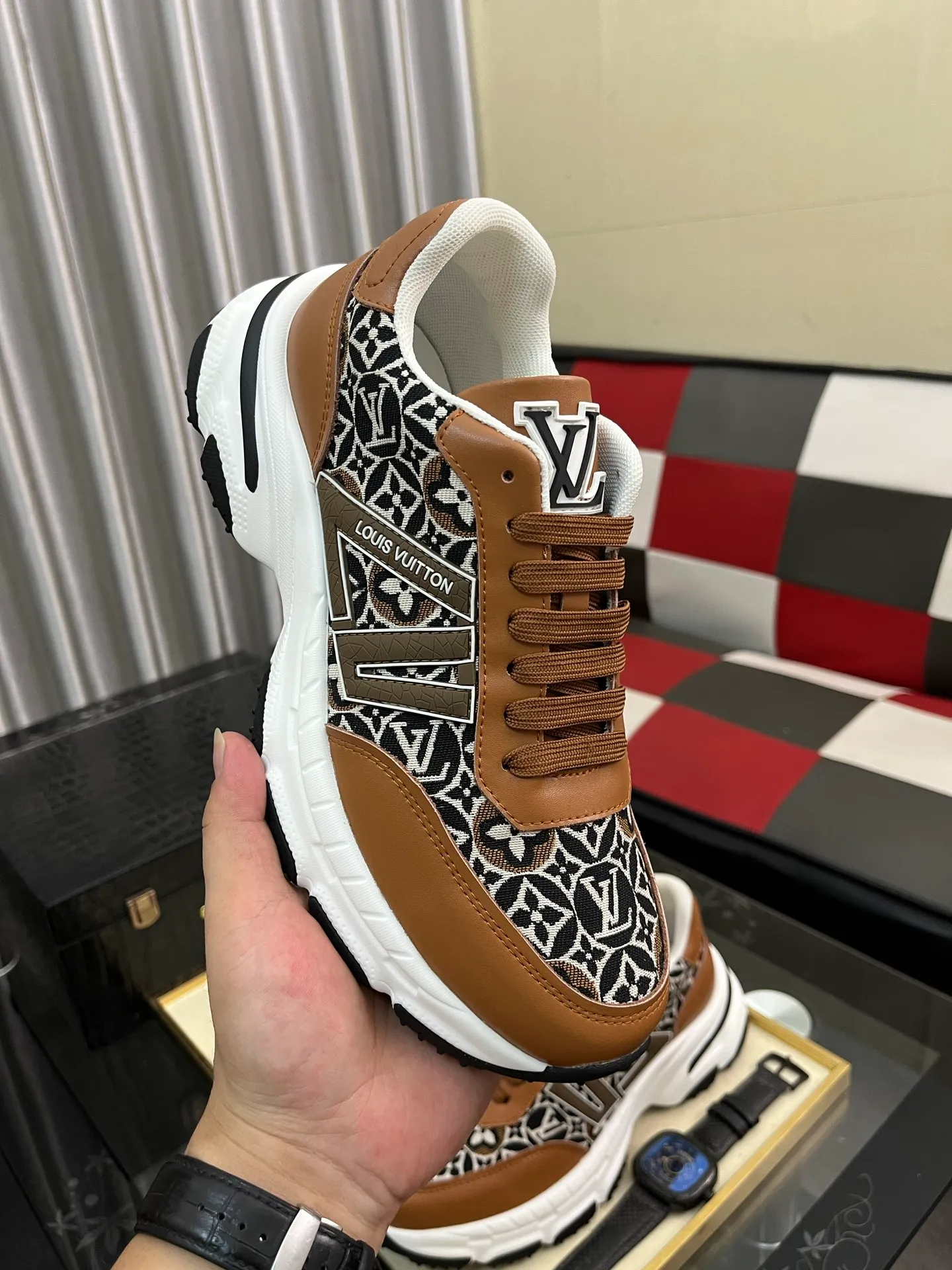 Men's shoes 💰458⌚️⌚️LV Louis Vuitton. The latest trendy casual shoes are popular in physical stores in sizes 38-44. New spring and summer comfortable imported custom original cowhide, unique jacquard fabric element design. With sheepskin lining, Lv original bottom, [sun][sun] high-end packaging and high quality💪Details determine the quality, you can enter and leave the counter at will, welcome to compare🇮🇹3️⃣colors available